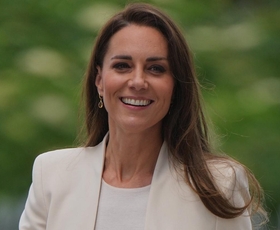 Kate Middleton nosila eleganten suknjič iz Zare za manj kot 40 evrov, popoln za letošnje poletje