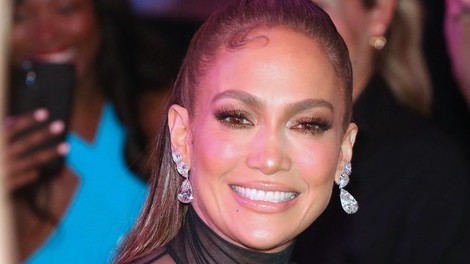 Jennifer Lopez nosila prosojno obleko in svojo zapeljivo drznost dvignila do neba
