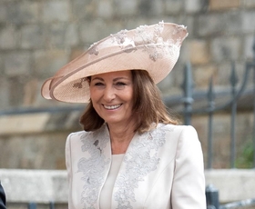 Carole Middleton na Royal Ascotu nosila roza obleko svoje hčerke Kate