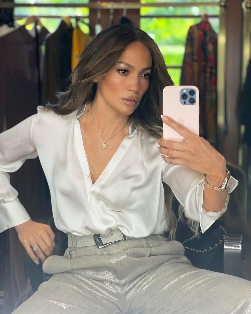 To so poletne dolge hlače, ki jih obožujejo Jennifer Lopez, Kate Middleton in Meghan Markle: Poglejte, kako jih kombinirati, in izberite svoje najljubše (foto: Profimedia)
