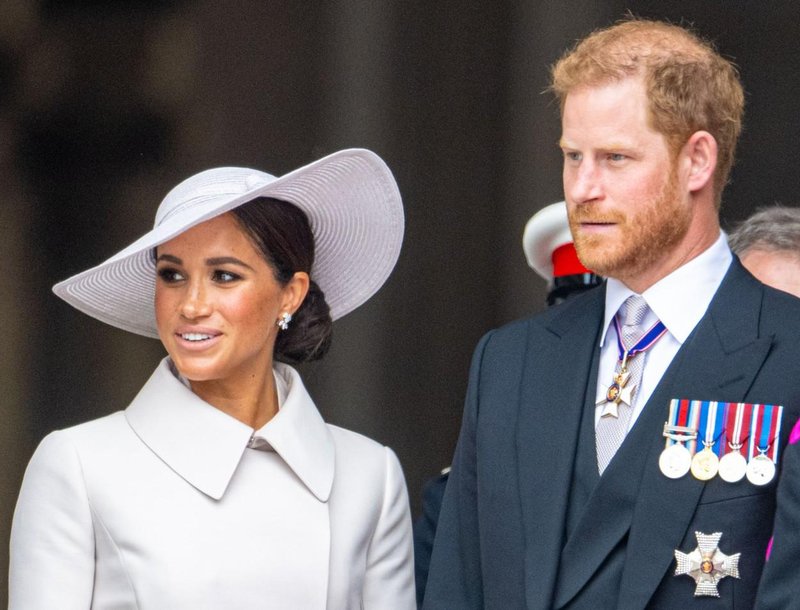 Meghan Markle in princ Harry bi lahko bila "odrezana" od kraljeve družine, če bi prišlo do "uhajanja informacij" z jubileja (foto: Profimedia)