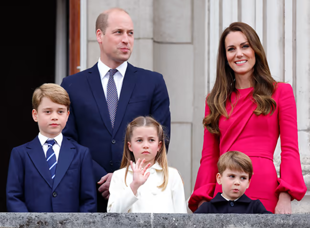 Januarja 2020 je vojvodinja Kate razkrila, da se njen mož princ William z veseljem ustavi pri treh otrocih. Mati Georgea, …