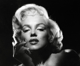 8 neverjetnih lepotnih skrivnosti Marilyn Monroe, ki jih zagotovo ne poznate: Skrivanje pred soncem in 10 ur spanja sta le dve izmed njih!