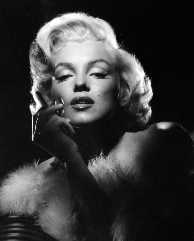 8 neverjetnih lepotnih skrivnosti Marilyn Monroe, ki jih zagotovo ne poznate: Skrivanje pred soncem in 10 ur spanja sta le dve izmed njih! (foto: Profimedia)