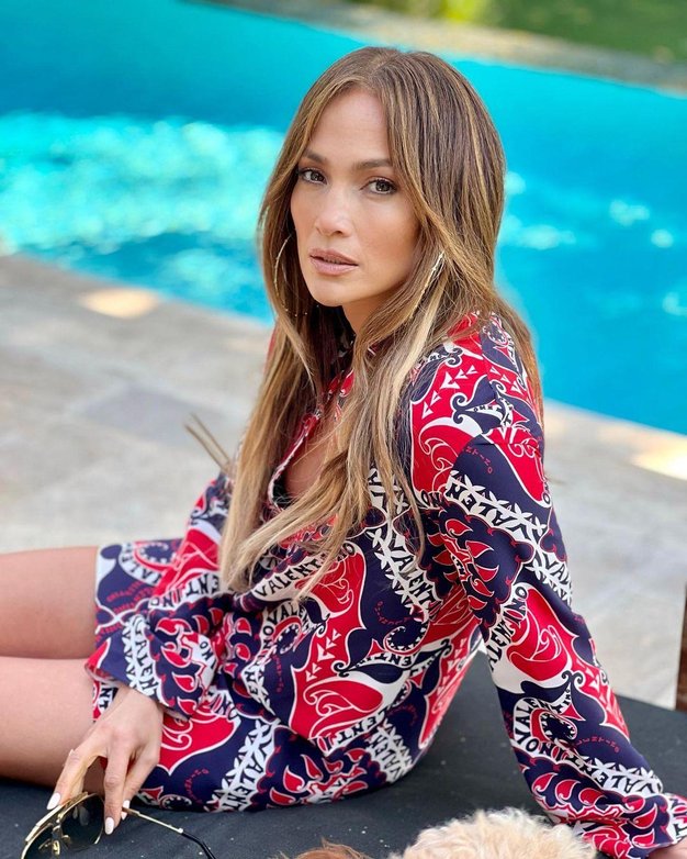 Jennifer Lopez obudila kontroverzen trend ličenja iz 90-ih, ki je danes videti bolje kot kdajkoli prej - Foto: Instagram