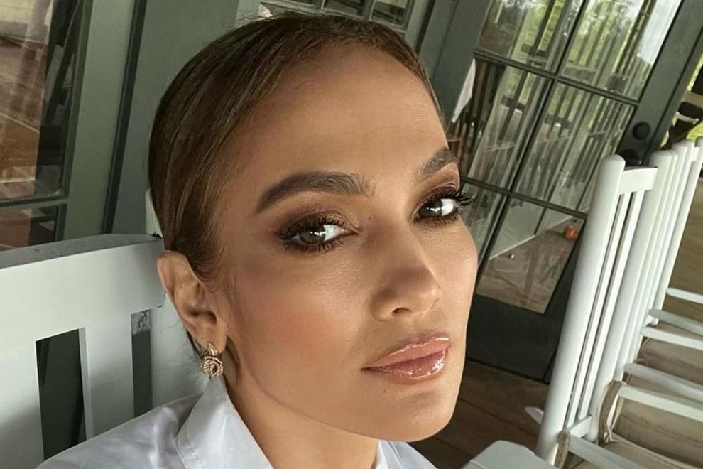 Romantični slog Jennifer Lopez je uradno prešel v jesen. Tokrat se je z možem Benom Affleckom odpravila na Beverly Hills …