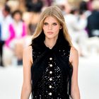 5 brezčasnih lepotnih trendov, ki jih je bilo mogoče uzreti na modni reviji Chanel Haute Couture: Zagotovite si Chanelov poletni videz