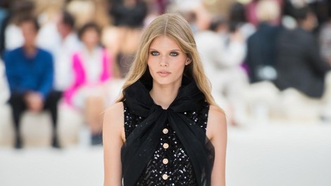 5 brezčasnih lepotnih trendov, ki jih je bilo mogoče uzreti na modni reviji Chanel Haute Couture: Zagotovite si Chanelov poletni videz
