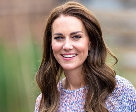 Svetli prameni Kate Middleton so popolna poletna osvetlitev las za rjavolaske