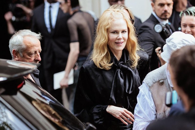 Nicole Kidman je videti osupljivo v mini oblekici z bleščicami: Videoposnetek je zaokrožil po spletu in poskrbel za pravo razburjenje (foto: Profimedia)