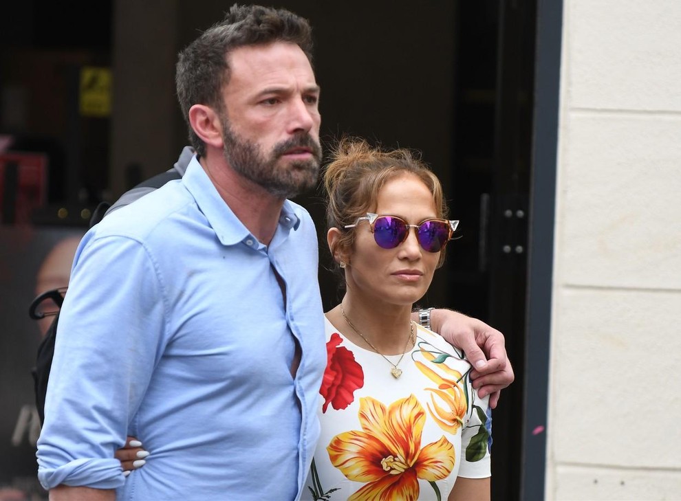 Po poroki v Las Vegasu in zelo sladkem sporočilu, ki je spremljalo obred!-Jennifer Lopez in Ben Affleck sta odletela v …