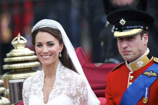 Ste opazili, kako je Kate Middleton na poročni dan kršila kraljevi protokol? Poglejte, s čim - Foto: Profimedia