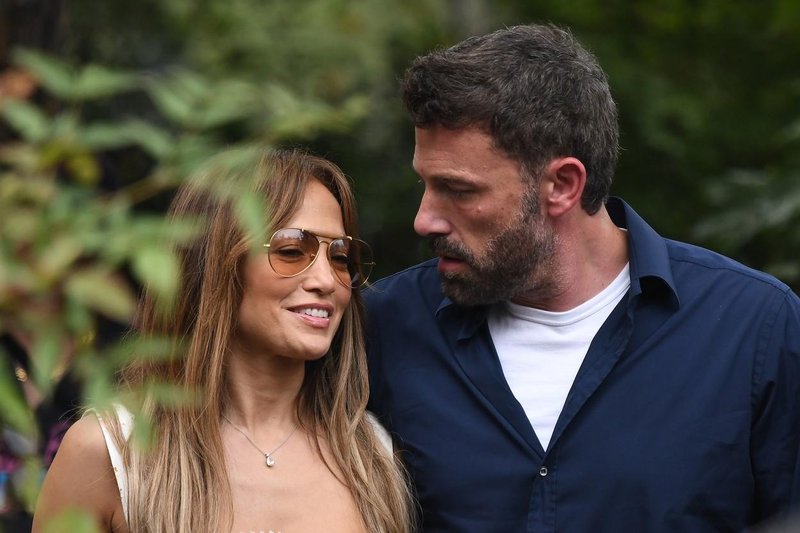 Jennifer Lopez in Ben Affleck sta se na medene tedne vrnila v Italijo: Obiskala sta tudi dom Georgea in Amal Clooney ob jezeru Como (foto: Profimedia)
