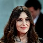Monica Bellucci očarala z elegantno črnino na beneškem filmskem festivalu