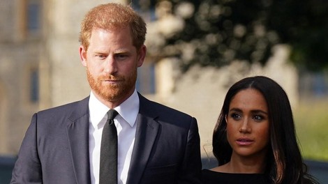 Princ Harry in Meghan Markle utegneta Archieja in Lilibet prepeljati v London na kraljičin pogreb