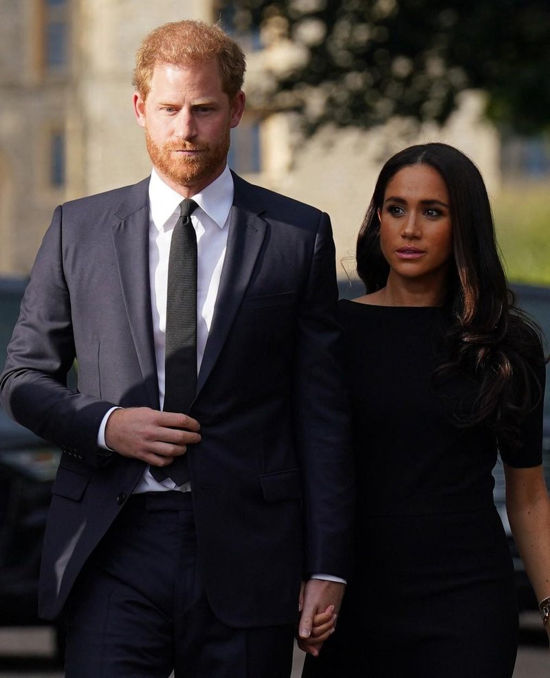 Princ Harry in Meghan Markle utegneta Archieja in Lilibet prepeljati v London na kraljičin pogreb (foto: Profimedia)
