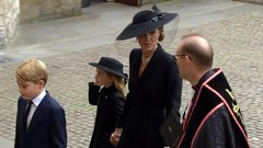 Princesa Charlotte razkrila, kaj meni o Meghan Markle, odziv na teto presenetil oboževalce: "Otroci ne znajo lagati, kaj se dogaja"