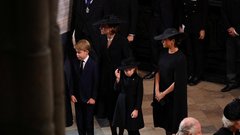 Princesa Charlotte razkrila, kaj meni o Meghan Markle, odziv na teto presenetil oboževalce: "Otroci ne znajo lagati, kaj se dogaja"