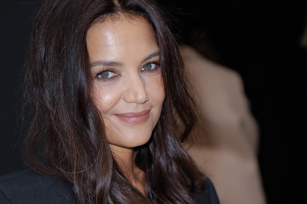 Katie Holmes je na teden mode odletela v Pariz, kjer se je udeležila revije Chloé pomlad/poletje 2023, znamke, katere velika …