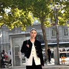 Zarin suknjič s srčastim izrezom v francoskem slogu obljublja, da bo nova obsedenost klasično elegantnih žensk