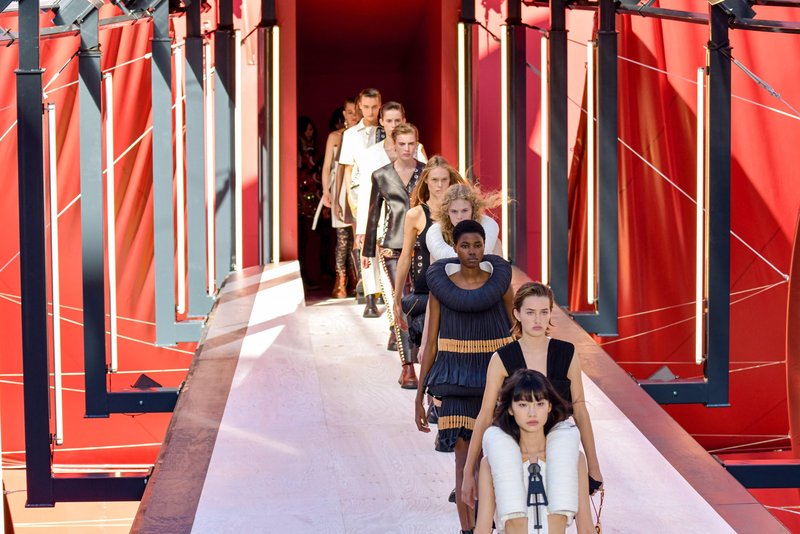 Louis Vuitton predstavil novo kolekcijo, ki je nastala po presenetljivem navdihu (foto: Profimedia)