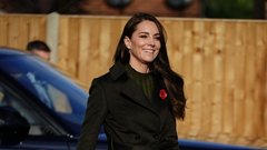 Ima ga v 3 barvah in se k njemu znova in znova vrača: Najljubši plašč Kate Middleton bo za vedno ostal v modi