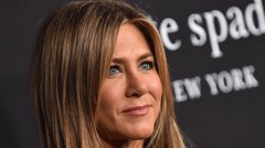 Oboževalci se sprašujejo, kaj se je zgodilo z obrazom Jennifer Aniston: Plastični kirurg razkril njeno največjo skrivnost