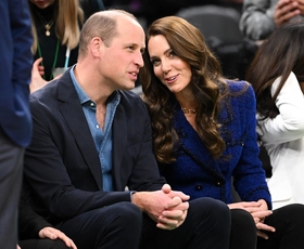 Vedno elegantna Kate Middleton si je v Bostonu košarkaško tekmo Celticsov ogledala v njenem najlepšem Chanelovem suknjiču
