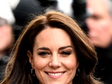 Brezhibno elegantna Kate Middleton v popolni kombinacji za vsako poslovno žensko: Videz za čisto petico!
