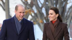 Ima ga v 3 barvah in se k njemu znova in znova vrača: Najljubši plašč Kate Middleton bo za vedno ostal v modi