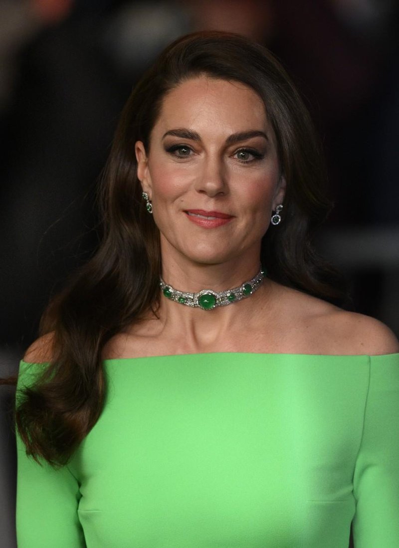 Kate Middleton: Obleka, ki jo mora imeti obvezno v kovčku za vsako uradno potovanje (foto: Profimedia)