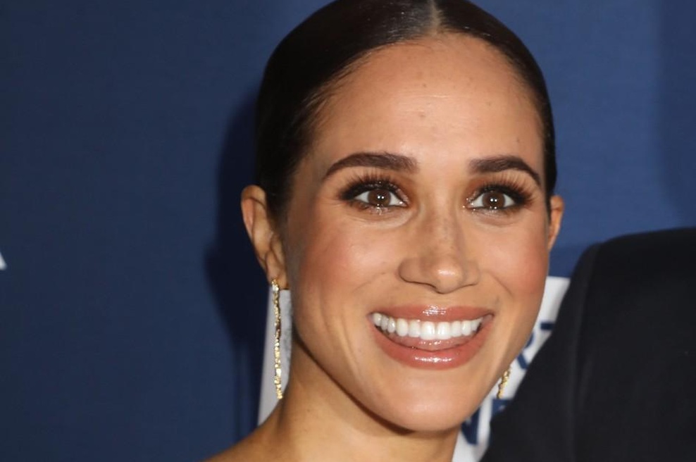 Najbolj žalosten rojstni dan doslej: Meghan Markle je dopolnila 42 let in to je obleka, ki jo je izbrala za praznovanje (razprodana s svetlobno hitrostjo) (foto: Profimedia)