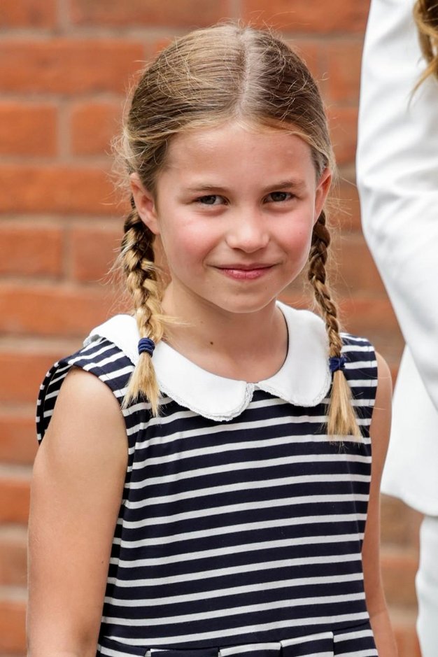 Umetna inteligenca pokazala, kako bo princesa Charlotte videti čez 10 let: Na koga vas bolj spominja? - Foto: Profimedia