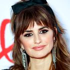 49-letna Penélope Cruz blesti v kopalkah: Pozabite na tunike, čez kopalke letos nosimo ta kos, ki ni srajca!