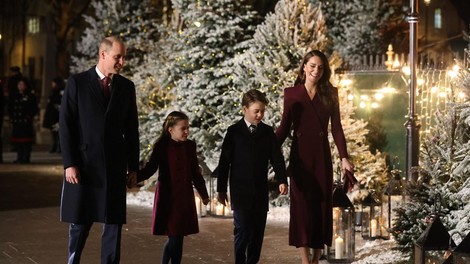 Letošnja družinska božična voščilnica princa Williama in princese Kate naznanja novo obdobje za družino Wales