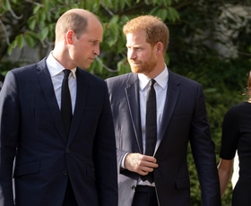 Kralj Charles in princ William sta si zaradi drame s princem Harryjem bližje kot kdajkoli prej