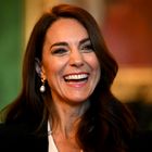 Kate Middleton elegantna v videzu Alexander McQueen na Windsorskem gradu
