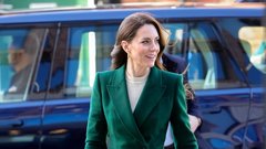 Ima ga v 3 barvah in se k njemu znova in znova vrača: Najljubši plašč Kate Middleton bo za vedno ostal v modi