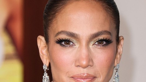 Elegantna preobrazba Jennifer Lopez je trend, ki si ga bomo to pomlad želeli posnemati: To je videz, ki bo navdušil ženske vseh starosti