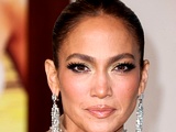 Elegantna preobrazba Jennifer Lopez je trend, ki si ga bomo to pomlad želeli posnemati: To je videz, ki bo navdušil ženske vseh starosti
