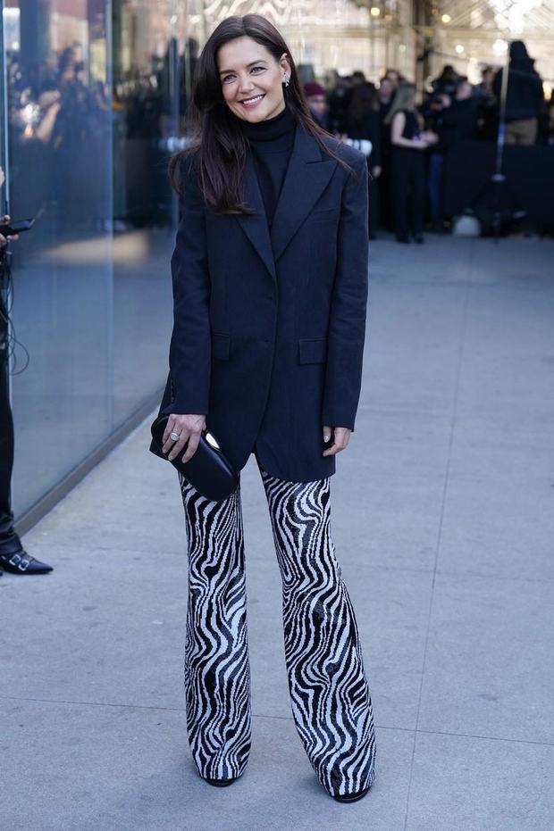 Pred nekaj meseci je zebrasti potisk v modo vrnila Emily Ratajkowski. V New Yorku je 31-letni supermodel nosila plašč v …