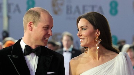 Kate Middleton in princ William vznemirila internet: Na podelitvi nagrad BAFTA pokazala redek trenutek pozornosti in ljubeznivosti para