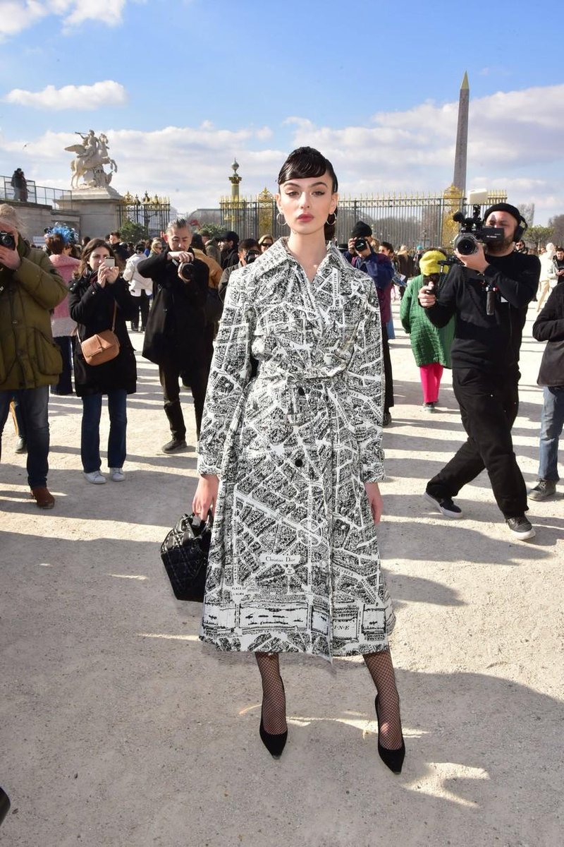 “Ista mama”: Na tednu mode v Milanu so vsi gledali njo. Hči Monice Bellucci dominira na modni pisti (foto: Profimedia)