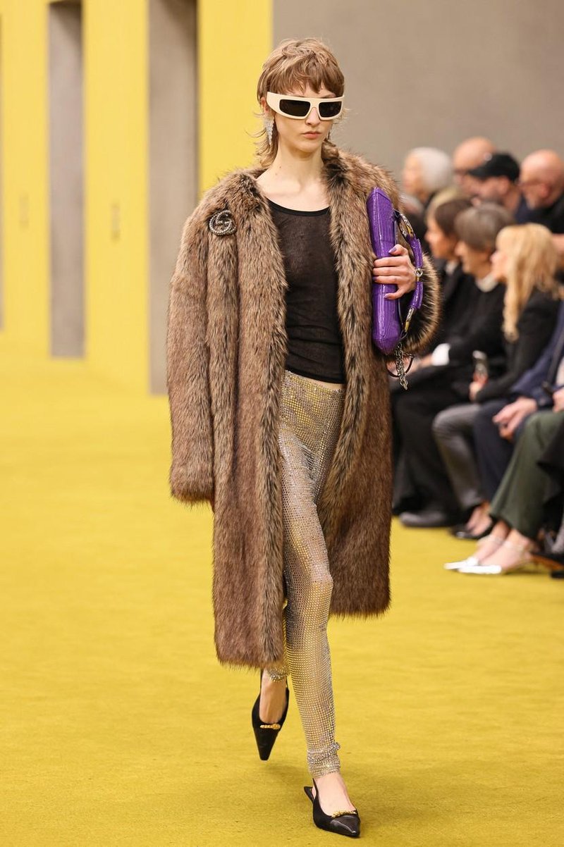 Milanski teden mode letos v modo vrača model hlač, ki so dolgo veljale za edine nosljive (foto: Profimedia)