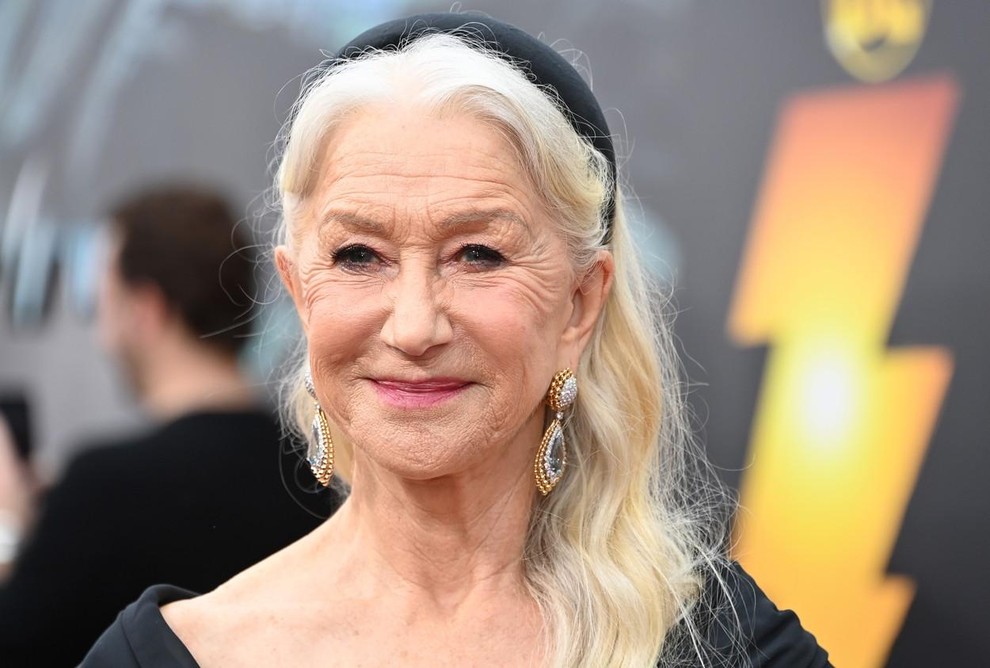 Legendarna igralka Helen Mirren je prav tako, kot po svojih kultnih filmskih vlogah, poznana tudi po svoji vedri in drzni …