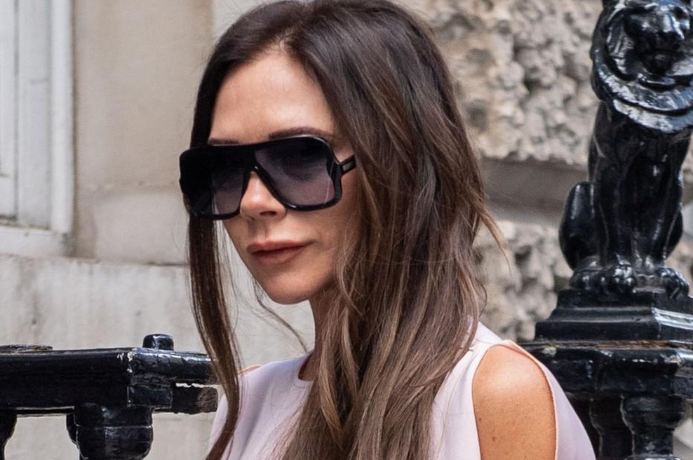 Victoria Beckham obudila trend, ki smo ga oboževali pred 10 leti: Idealna pričeska za dame, ki pred poletjem želijo dih jemajočo spremembo (foto: Profimedia)