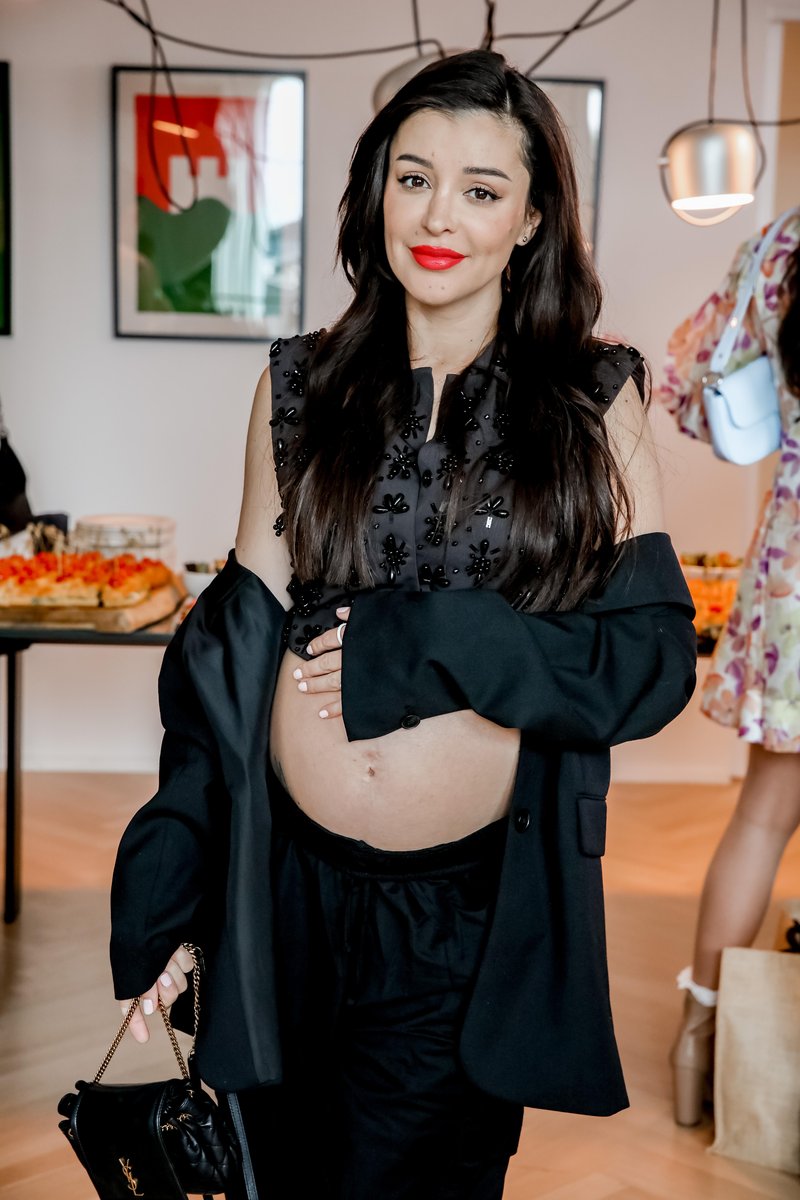 Sanja Grohar na Elle brunchu pokazala goli nosečniški trebušček (Rihanna bi bila ponosna) (foto: Aleksandra Saša Prelesnik)