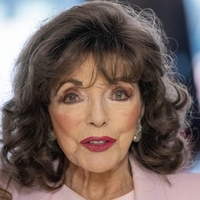 91-letna Joan Collins v plašču z živalskim vzorcem in 30 let mlajšim možem kljubuje vsem predsodkom o letih
