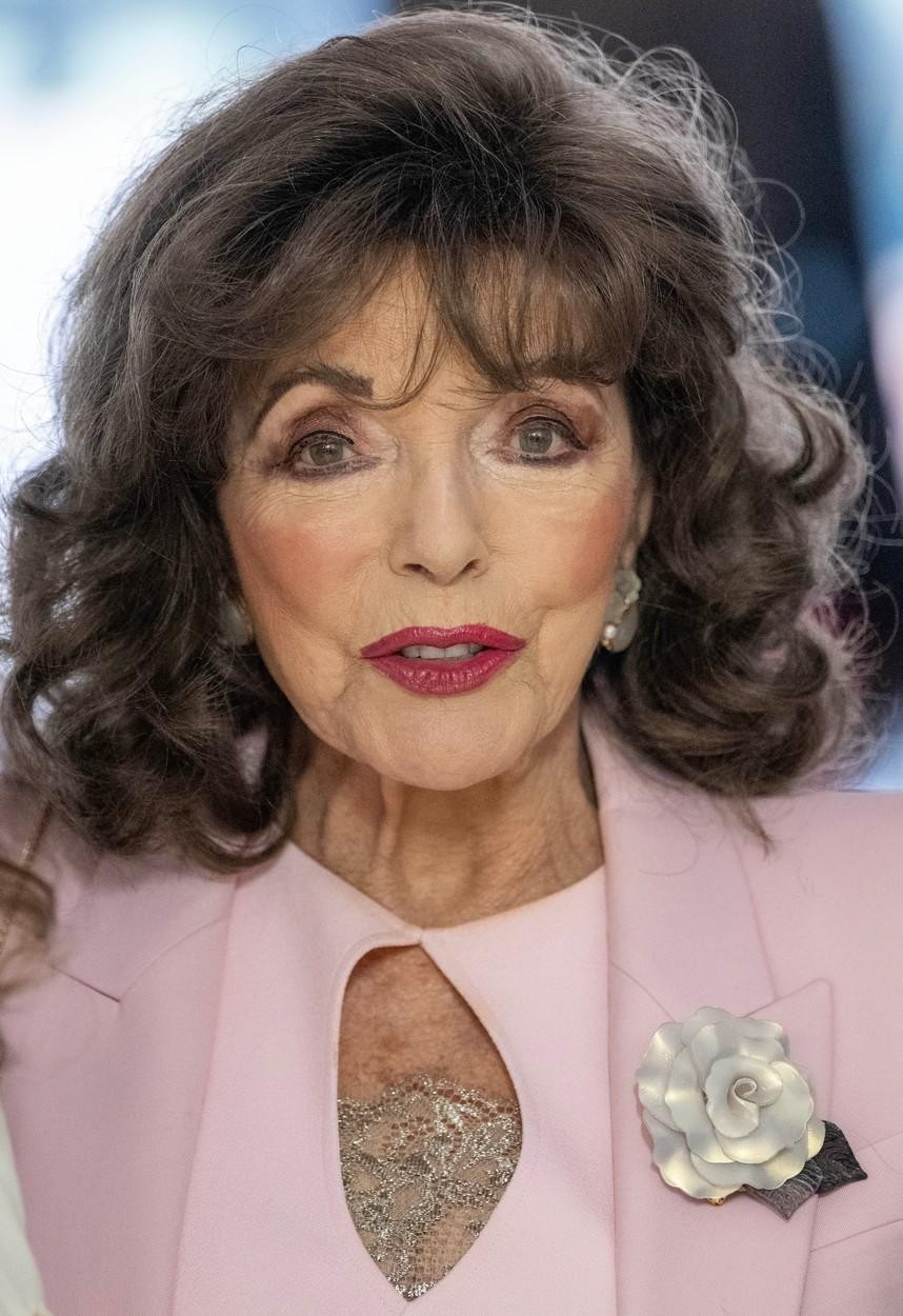 Joan Collins in Percy Gibson sta si bila po večerji v Zahodnem Hollywoodu tako blizu kot še nikoli, ko sta …