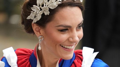 Kraljeva družina s spletne strani, na kateri je bila objavljena njena vrnitev h kraljevim dolžnostim, izbrisala ime in fotografijo Kate Middleton